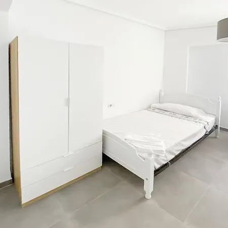 Appartement Elegant 4 Beds Near Train Station Upto 10 Pax